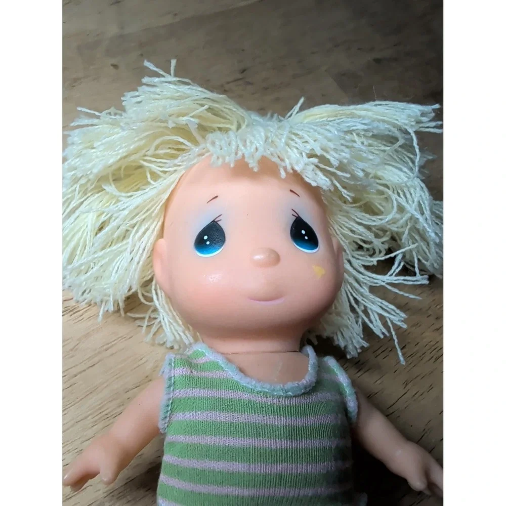 VINTAGE 1989 PRECIOUS MOMENTS ENESCO DOLL Used  Good Shape Free Shipping